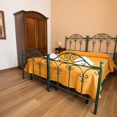 Bed and Breakfast La Coccinella B.B. Bed By Night Ltb à Lecce Extérieur photo